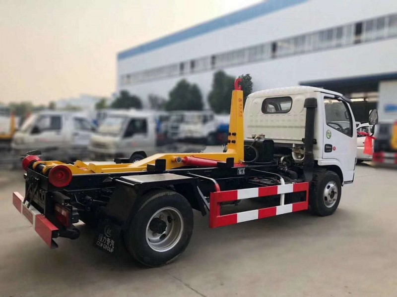 東風(fēng)多利卡5方勾臂垃圾車