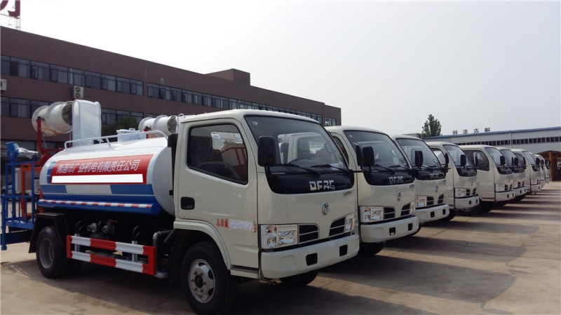 東風(fēng)多利卡（3方）綠化噴灑車圖片