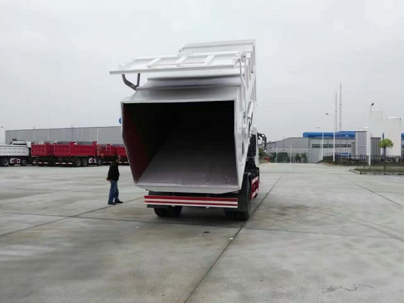 東風(fēng)天錦15-17方對(duì)接垃圾車