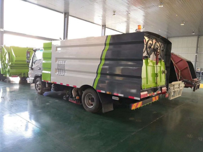 江淮小型5方吸塵車(chē)