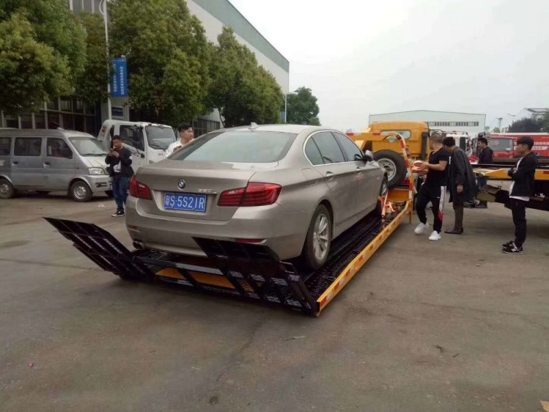 東風大多利卡一拖二清障車