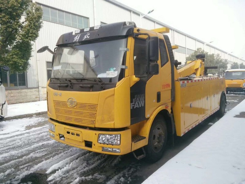 解放單橋拖吊聯(lián)體（一托一）清障車