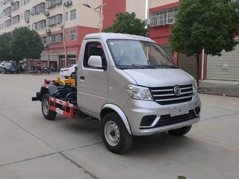 東風小康勾臂式垃圾車（軸距2850）